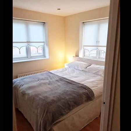 Pinfold Court Apartments 노우슬리 외부 사진