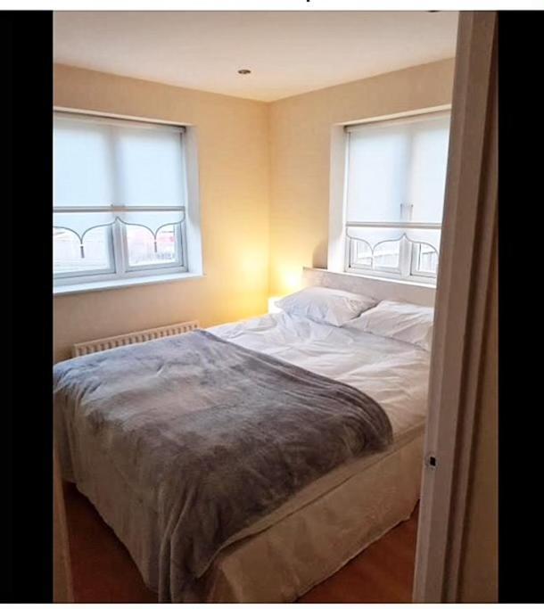 Pinfold Court Apartments 노우슬리 외부 사진